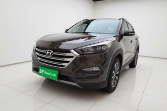 现代 途胜 2015款 1.6T 双离合四驱旗舰型
