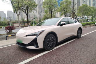 ARCFOX极狐 极狐 阿尔法S5 2024款 560PRO 185kW