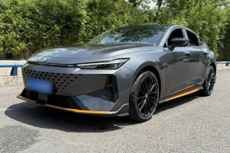 长安UNI-V 2024款 1.5T 尊贵运动型