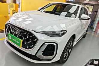 奥迪Q5L 2026款 2.0T 智混豪华型