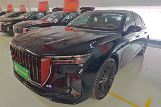 红旗H9 2025款 改款 2.0T 两驱旗享私享风尚版 5座