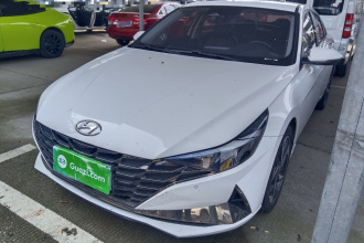 现代 伊兰特 2022款 1.5L CVT LUX尊贵版