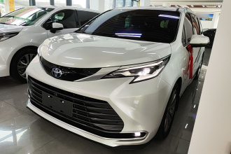 丰田 赛那SIENNA 2023款 2.5L混动 尊贵版