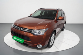 三菱 欧蓝德(进口) 2013款 2.4L 四驱豪华导航版 5座