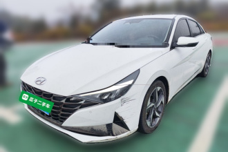 现代 伊兰特 2022款 1.5L CVT LUX尊贵版