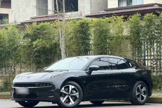 极氪001 2022款 长续航双电机 WE版