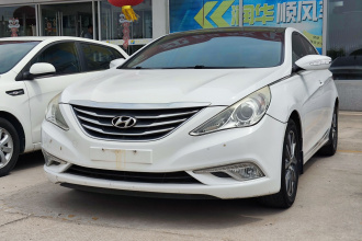 现代 索纳塔 2013款 2.0L 自动领先版