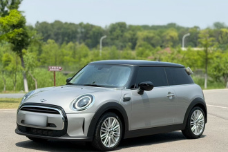 MINI 2023款 改款 1.5T COOPER 艺术家