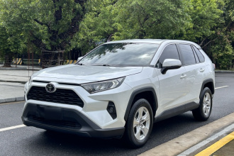 丰田 RAV4荣放 2023款 2.0L CVT两驱都市版