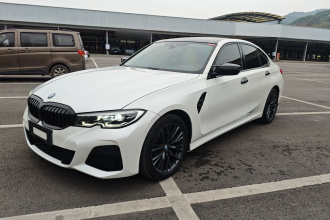 宝马3系 2021款 改款 325i M运动曜夜套装