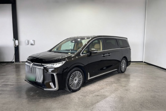 岚图汽车 岚图梦想家 2025款 PHEV 四驱旗舰鲲鹏版