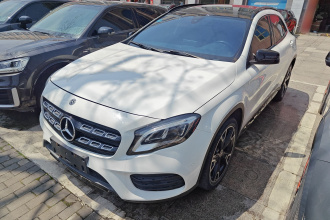 奔驰GLA 2018款 GLA 220 4MATIC 运动型