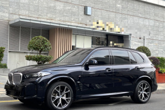 宝马X5 2023款 xDrive 30Li 尊享型M运动曜夜套装