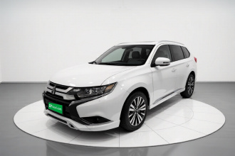 三菱 欧蓝德 2021款 2.0L 两驱畅享版 5座