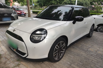 电动MINI COOPER 2024款 456km COOPER E 经典派