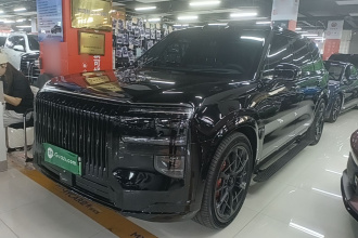 极氪9X 2025款 曜黑版 70kWh