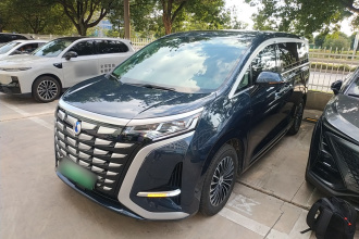 腾势D9 2022款 DM-i 970 四驱尊荣型