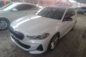 宝马1系 2021款 改款 120i M运动曜夜版