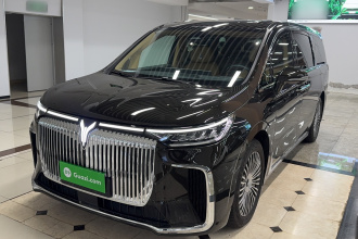 岚图汽车 岚图梦想家 2025款 PHEV 四驱尊贵鲲鹏版