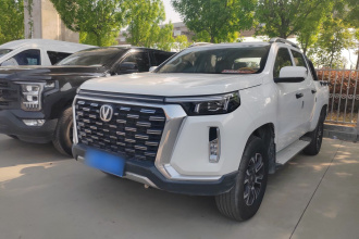 长安览拓者 2023款 2.0T手动两驱汽油精英型标箱