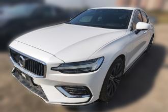 沃尔沃S60 2020款 T4 智远豪华版