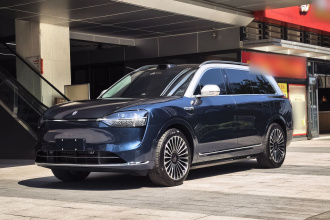 鸿蒙智行 问界M9 2025款 增程 Max版 52kWh 6座版 (192线激光雷达）