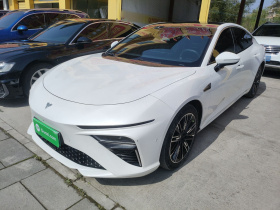 哪吒汽车 哪吒S 2022款 增程版 1160km 后驱中版
