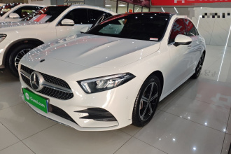 奔驰A级 2022款 改款三 A 200 L 运动轿车时尚型