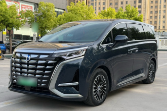 腾势D9 2022款 DM-i 970 四驱尊荣型