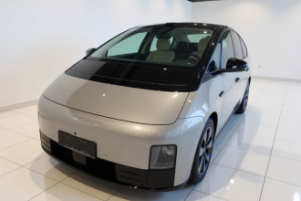 理想汽车 理想MEGA 2025款 Ultra 智能焕新版