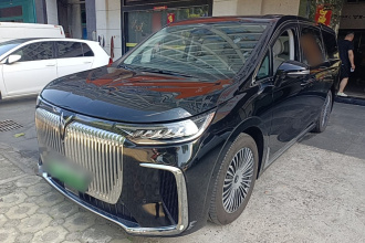 岚图汽车 岚图梦想家 2025款 PHEV 四驱尊贵鲲鹏版