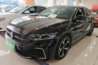 大众 帕萨特 2025款 出众款 380TSI 星空龙耀版