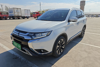 三菱 欧蓝德 2019款 2.0L 两驱畅享版 5座 国VI