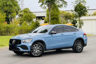 奔驰GLC轿跑 2023款 GLC 260 4MATIC 轿跑SUV