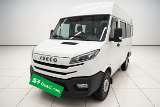 依维柯得意 2026款 2.5T A35M1多用途乘用车 短轴中顶单胎 侧拉门