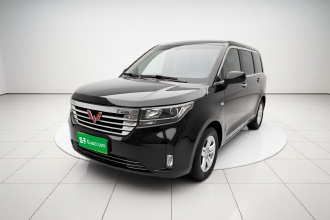 五菱汽车 五菱宏光PLUS 2019款 1.5T 手动豪华型 7座