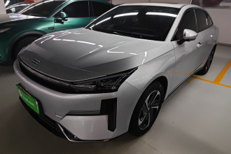 吉利银河 银河L6 2025款 EM-i 140km 星舰版