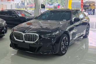 宝马5系(进口) 2024款 530i 领先型 M运动套装