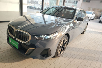 宝马5系 2024款 530Li 领先型 M运动套装