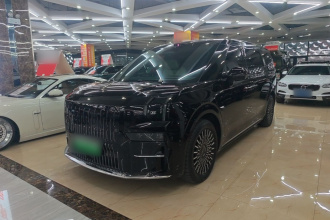 极氪009 2024款 六座行政版四驱 108kWh
