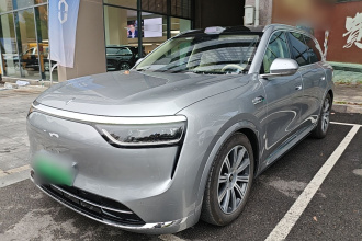 鸿蒙智行 问界M8 2025款 增程 Ultra版 53.4kWh 6座版 (192线激光雷达）