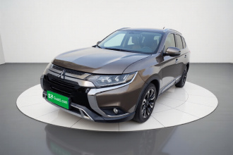 三菱 欧蓝德 2019款 2.4L 四驱致享版 7座 国VI