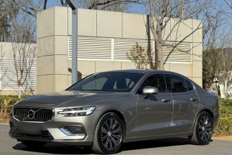 沃尔沃S60 2021款 T4 智远豪华版