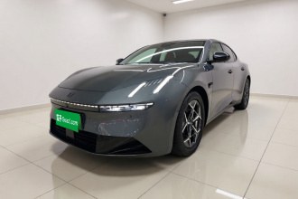 领克10 EM-P 2025款 120四驱Ultra