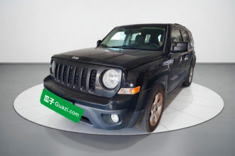 Jeep 自由客 2014款 2.4L 运动版