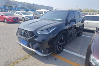 丰田 皇冠陆放 2023款 2.5L HEV四驱尊贵版