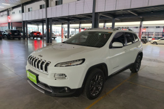 Jeep 自由光 2020款 2.0L 两驱经典运动版