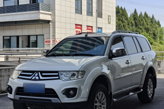 三菱 帕杰罗·劲畅 2013款 3.0L 自动四驱行政版