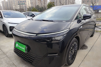 小鹏X9 2025款 纯电 740超长续航 Max