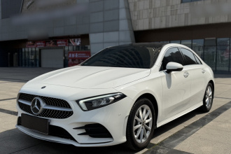 奔驰A级 2022款 改款 A 200 L 运动轿车动感型